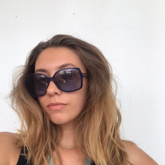 CHANEL Sunglasses - Picture 6 of 6